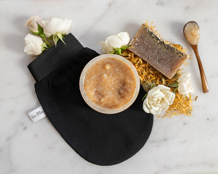 Say Goodbye to Stretch Marks with these Effective Soap, Body Scrub, and Body Glove Tips